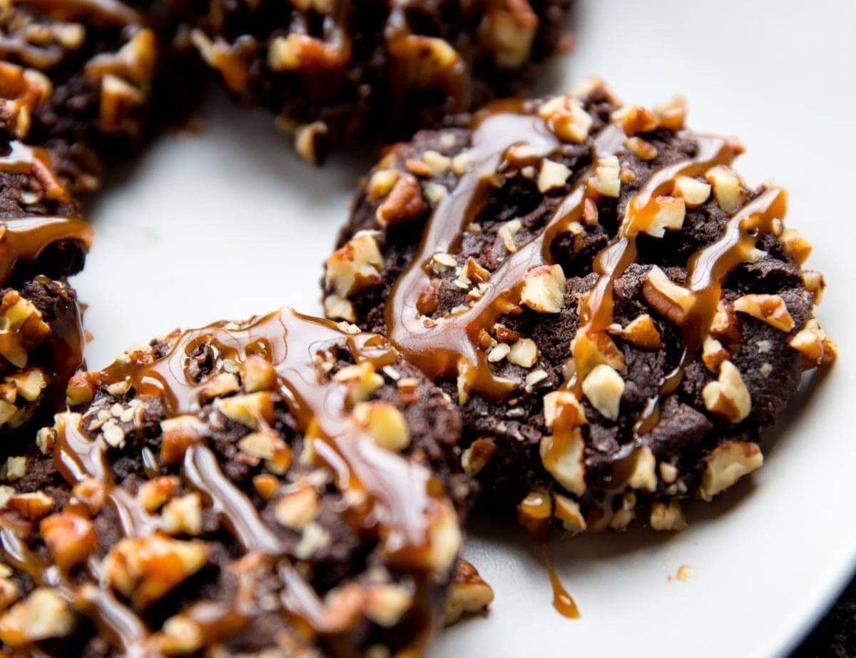 Chocolate Turtle Cookies suggested serving