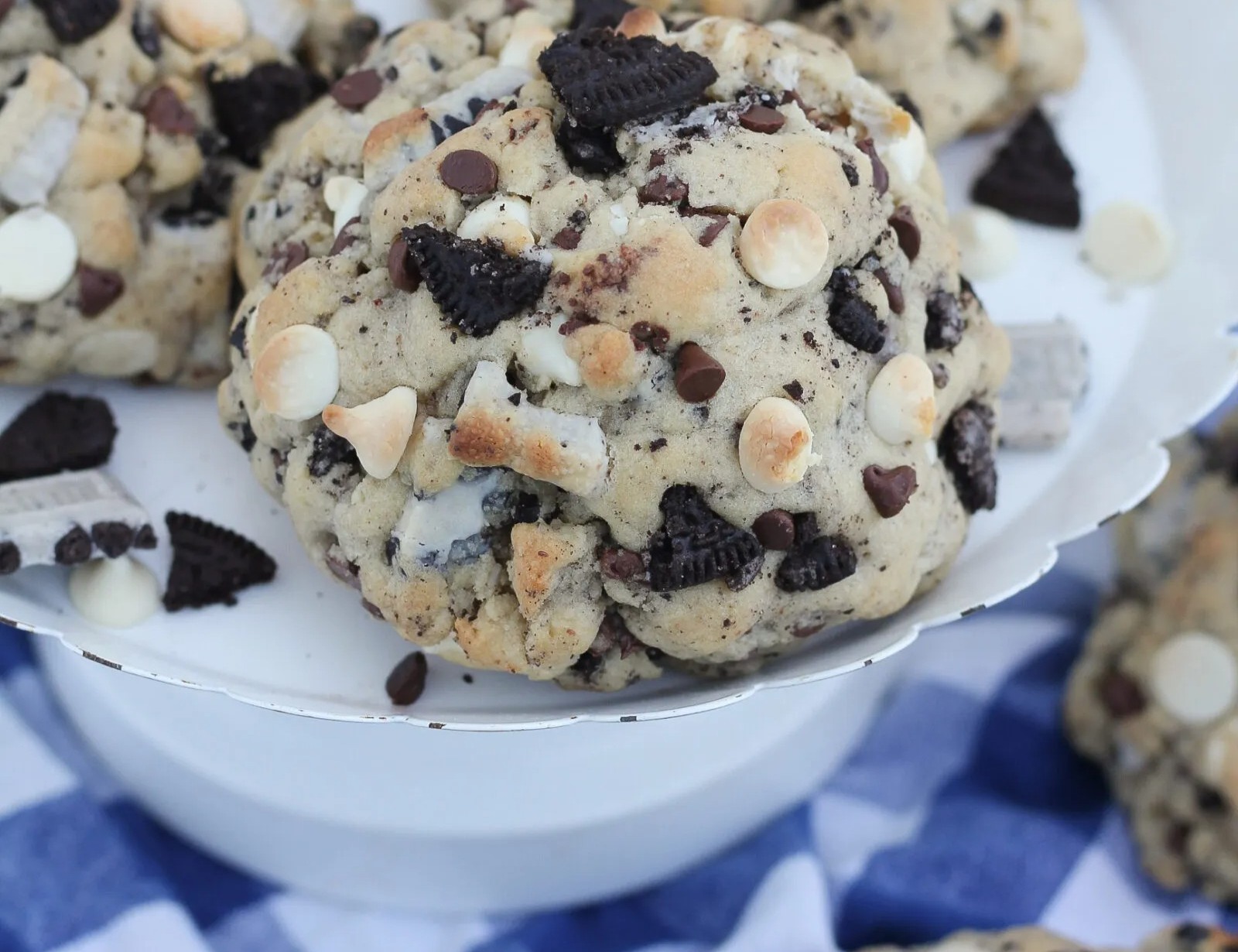 Cookies & Cream Cookies suggested serving